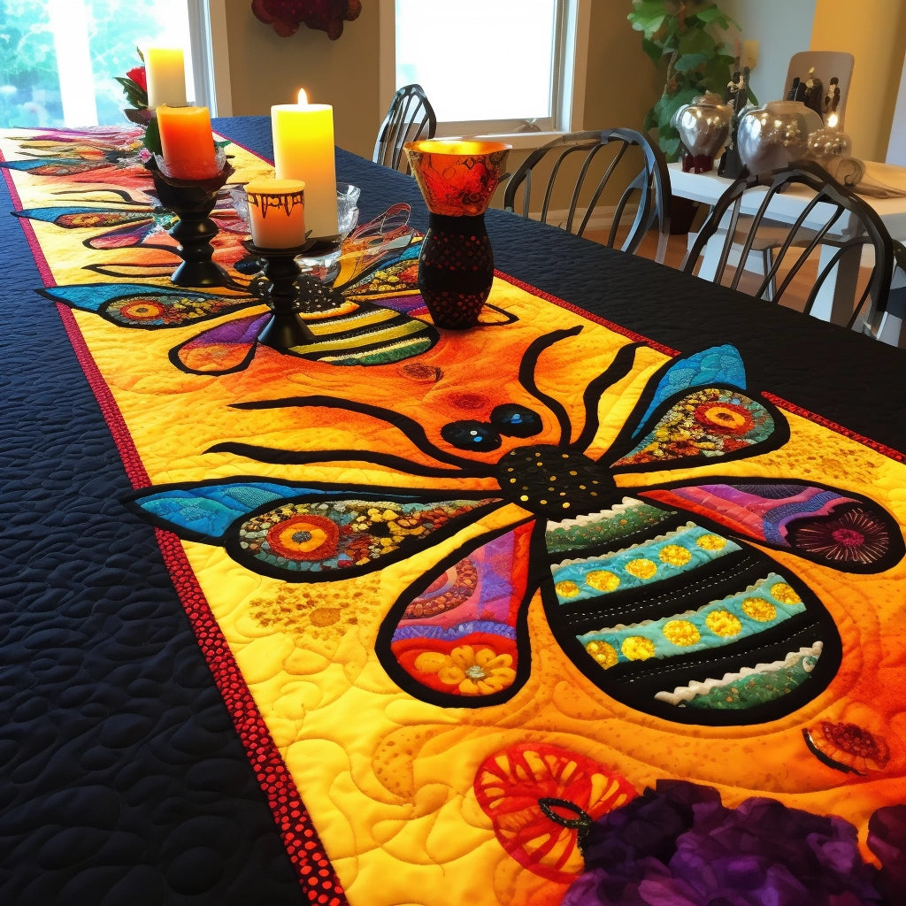 Bee TAI260224356 Quilted Table Runner