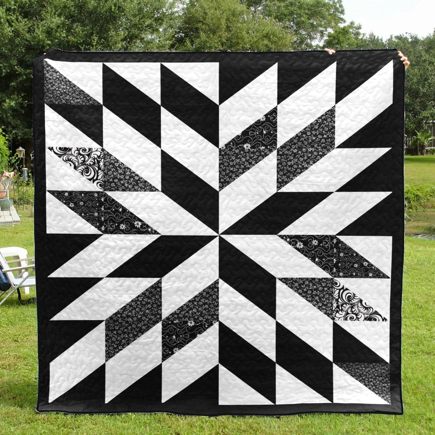 Black and White CLM200656 Quilt Blanket
