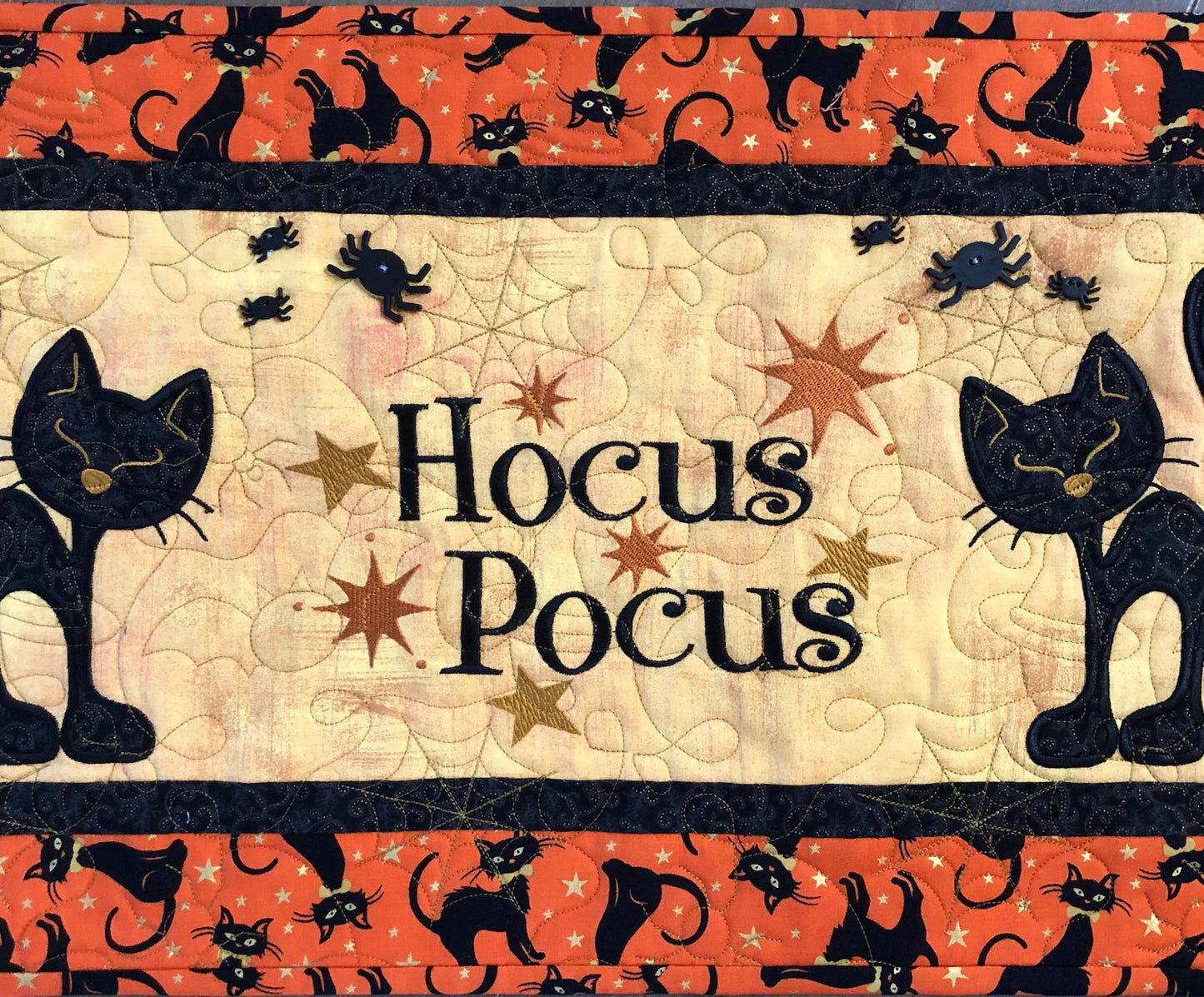 Halloween Cat CLA150324060 Quilted Table Runner