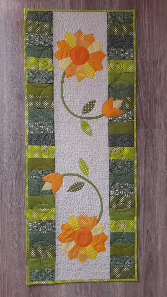 Flower CLA080424059 Quilted Table Runner