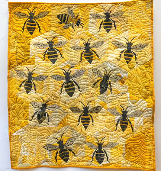 Bee TAI240424094 Quilt Blanket