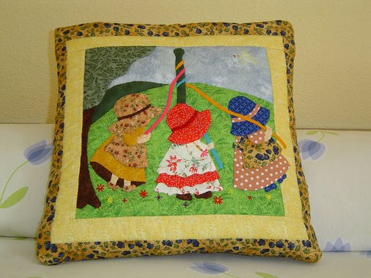 Sunbonnet Sue CLA080424242 Quilted Pillow Case