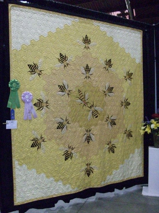Bee CLP290601 Quilt Blanket