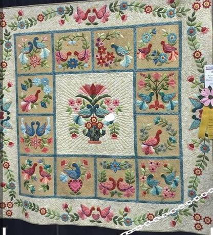 A Little Bird CLA1710004Q Quilt Blanket