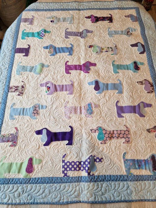 Dachshund CLDY040724084 Quilt Blanket