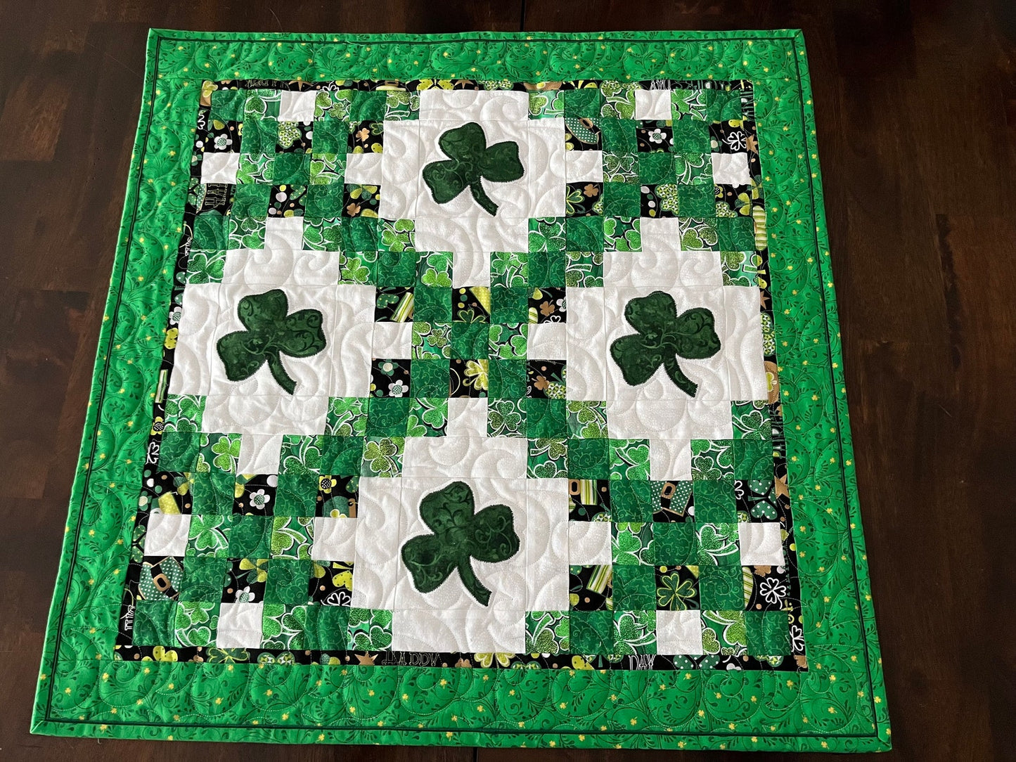 Shamrock CLA240424014 Quilt Blanket