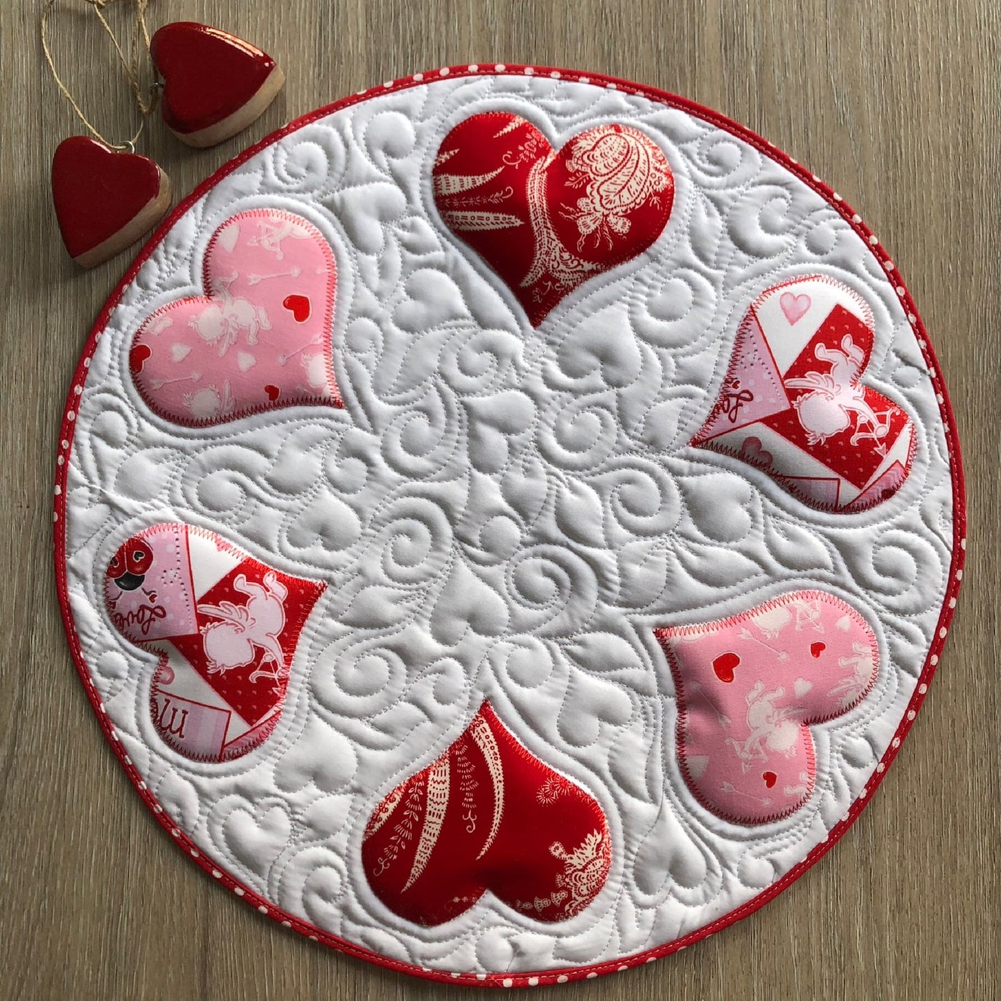 Heart CLA240424001 Quilted Round Mat