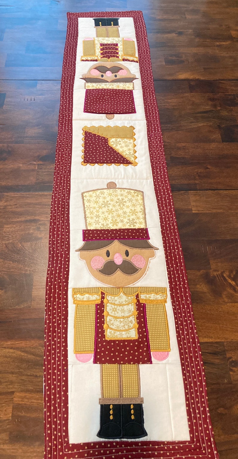 Nutcracker CLDY180624082 Quilted Table Runner