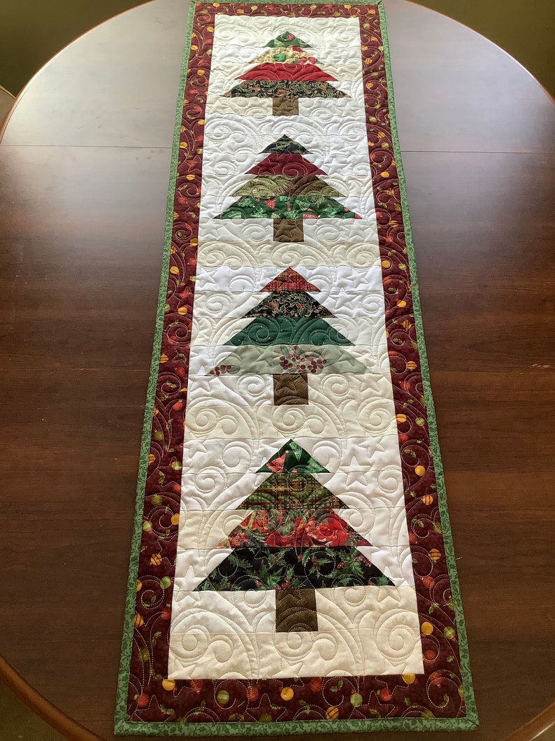 Christmas Tree CLDY180624034 Quilted Table Runner – Charming Favor