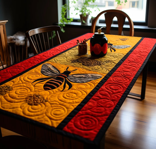 Bee TAI271223051 Quilted Table Runner