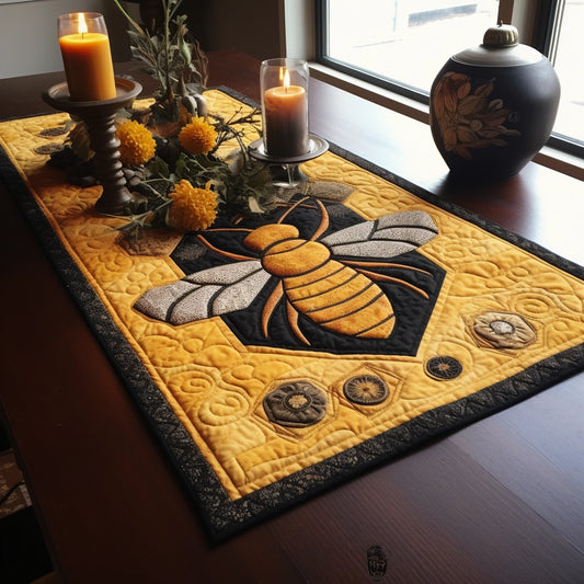 Bee TAI080324074 Quilted Table Runner