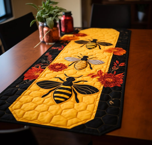 Bee TAI271223096 Quilted Table Runner