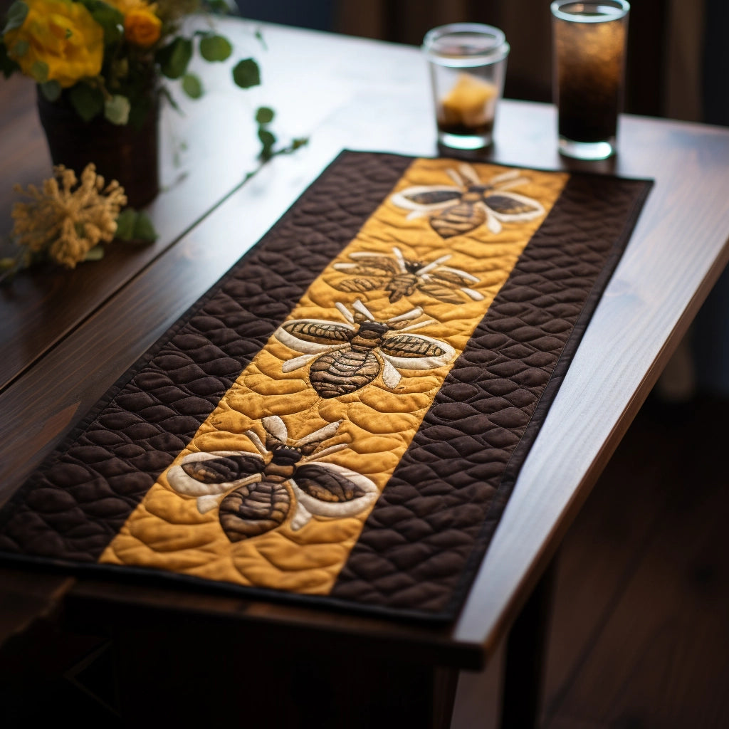 Bee TAI201223050 Quilted Table Runner