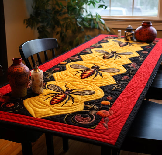 Bee TAI271223102 Quilted Table Runner
