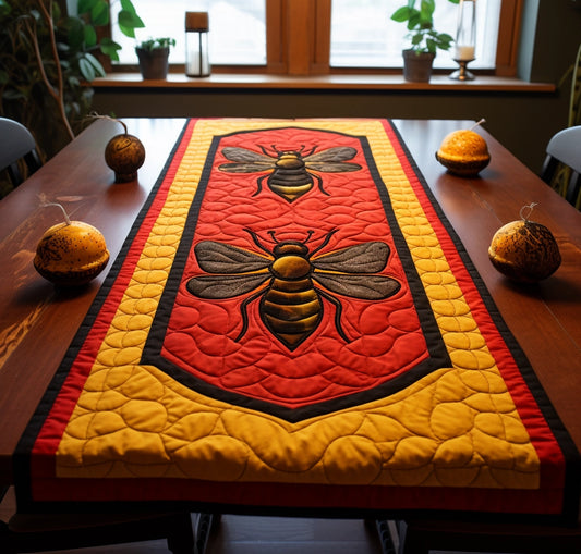 Bee TAI271223047 Quilted Table Runner