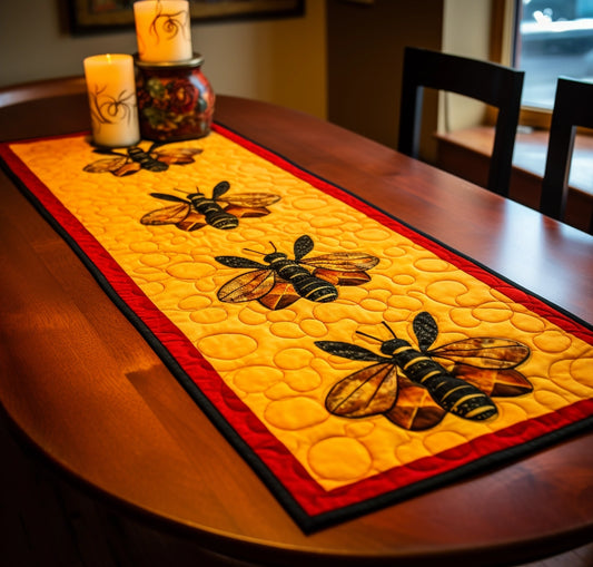 Bee TAI271223092 Quilted Table Runner