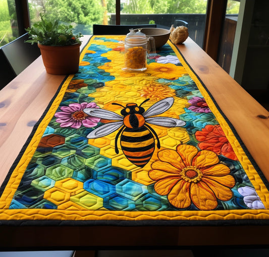 Bee TAI271223091 Quilted Table Runner