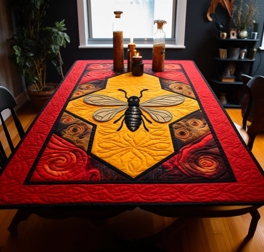 Bee TAI271223097 Quilted Table Runner