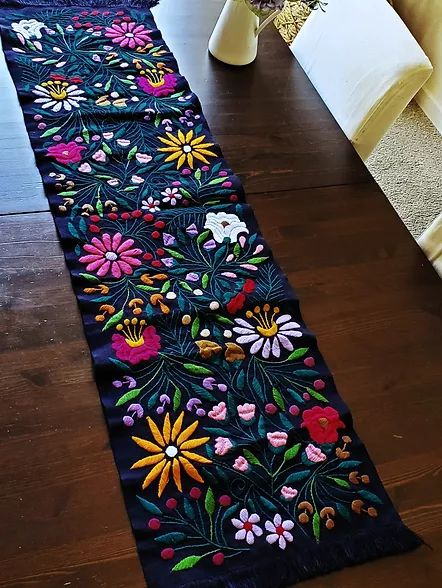 Flower CLA25122319 Quilted Table Runner