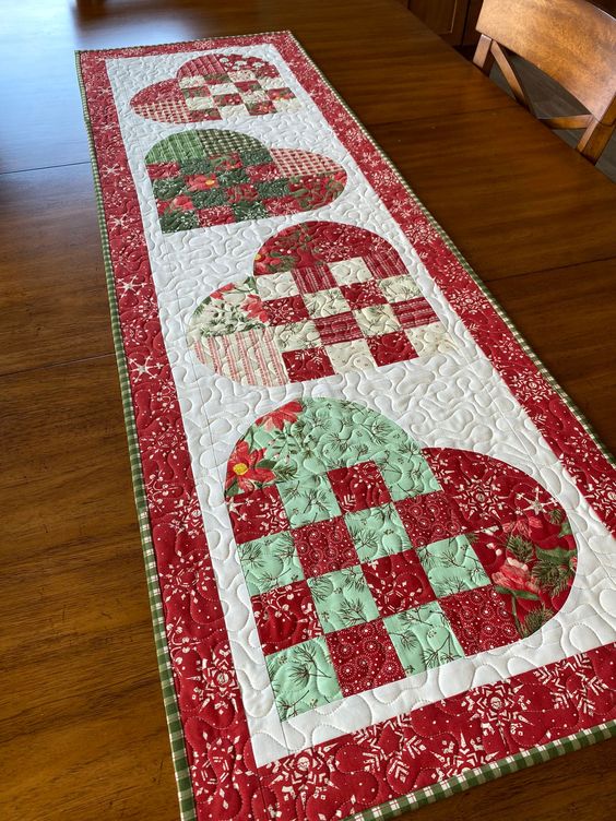 Heart CLA140324043 Quilted Table Runner