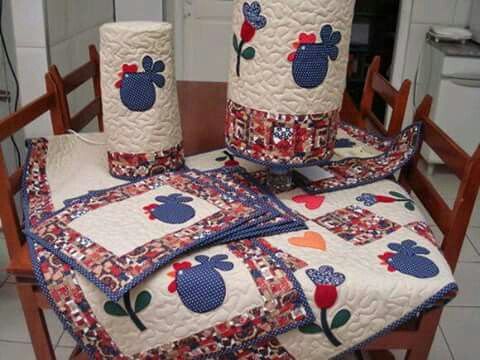 Chicken CLA04122350 Quilted Placemats