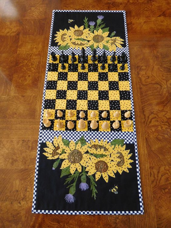 Sunflower CLA21112333 Quilted Table Runner