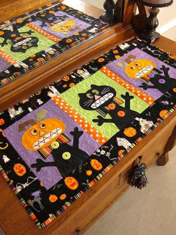 Halloween Cat CLA060123012 Quilted Table Runner