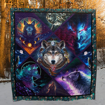 Wolf CG230728B Quilt Blanket