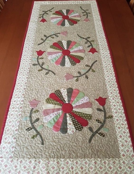 Flower CLA261223055 Quilted Table Runner