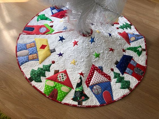 Houses CLA22112327 Quilted Tree Skirt