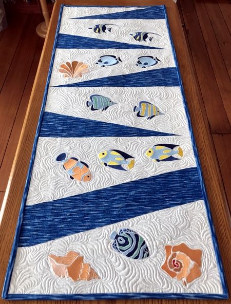 Fish CLA150324135 Quilted Table Runner