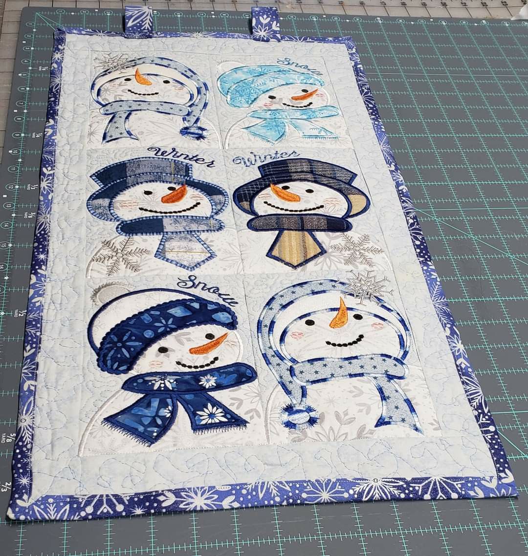 Snowman CLA150324095 Quilted Table Runner