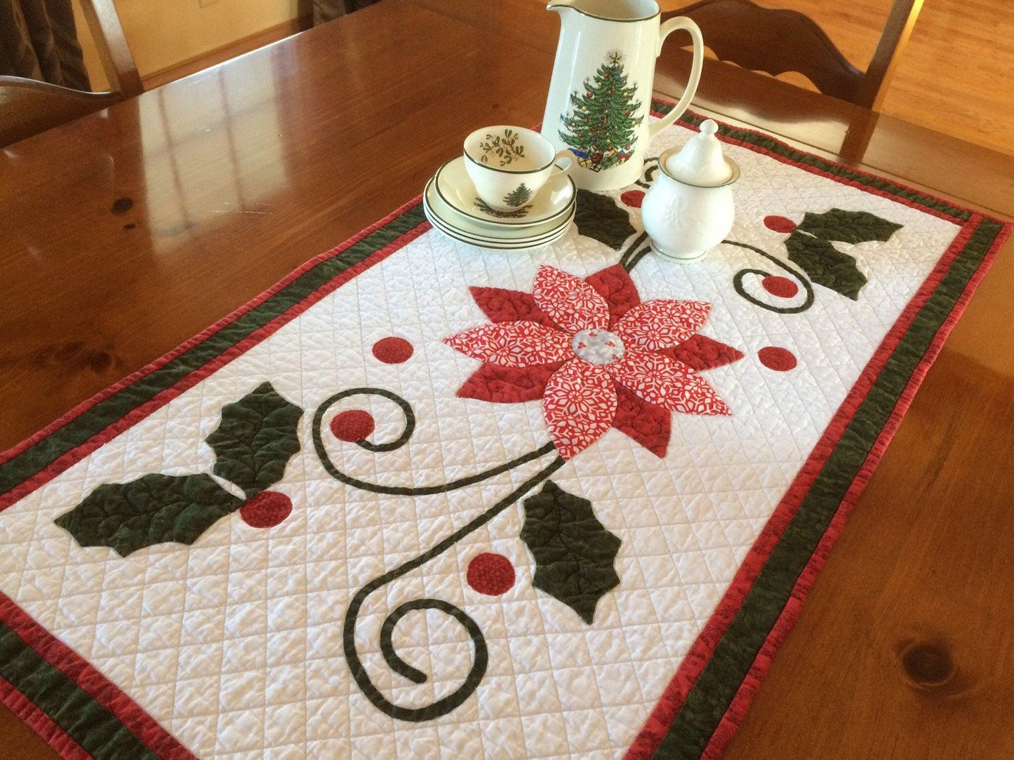 Christmas Flower CLA201223032 Quilted Table Runner