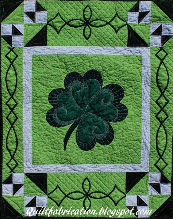 Shamrock CLA28122365 Quilt Blanket