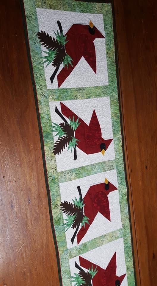 Cardinal CLA060123040 Quilted Table Runner