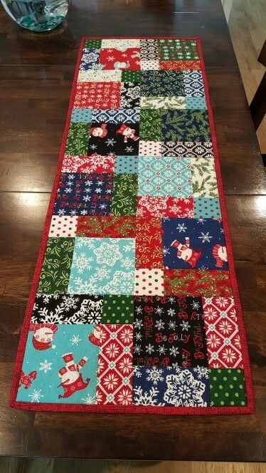 Christmas Pattern CLA20112366 Quilted Table Runner