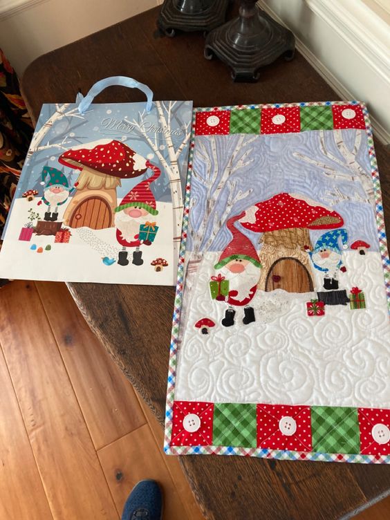 Gnome CLA08122326 Quilted Table Runner