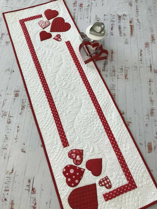 Heart CLA16112350 Quilted Table Runner
