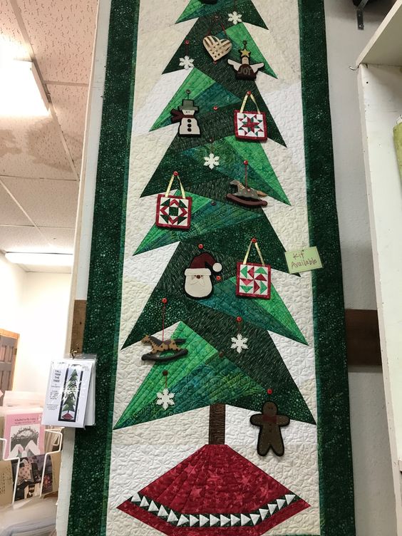 Christmas Tree CLA28122335 Quilted Table Runner