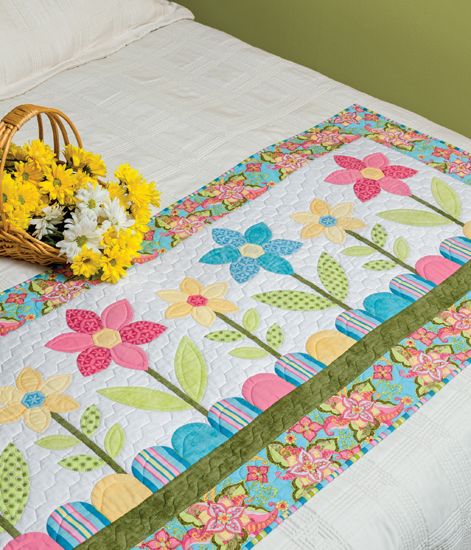 Flower Garden CLA060123023 Quilted Table Runner