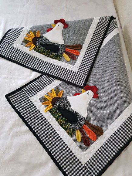 Chicken CLA140324179 Quilted Table Runner