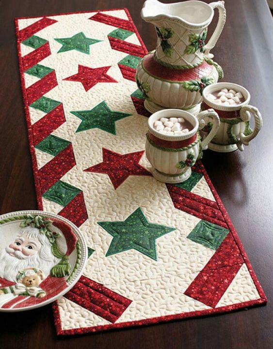 Star CLA28122315 Quilted Table Runner