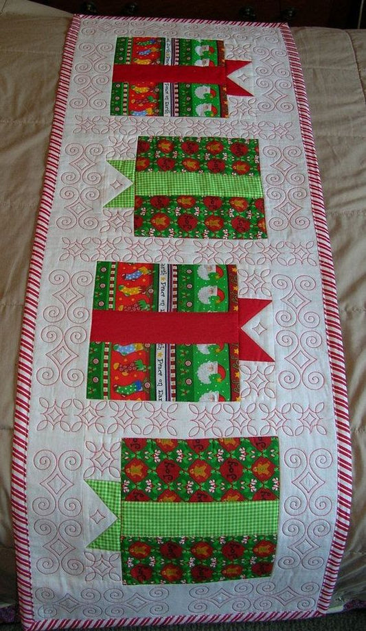 Christmas Gift CLA08122331 Quilted Table Runner