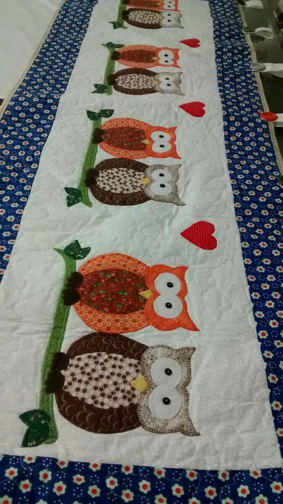 Owl CLA25122314 Quilted Table Runner