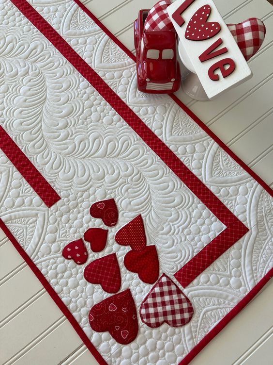 Heart CLA140324056 Quilted Table Runner