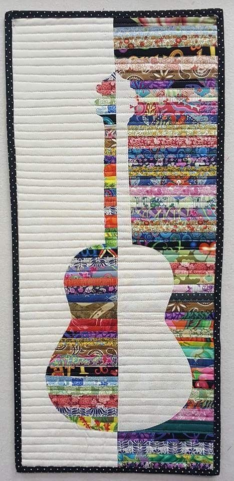 Guitar CLA140324075 Quilted Table Runner