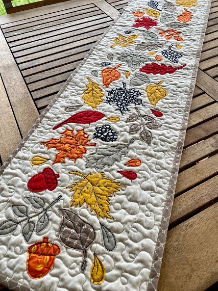 Leaves CLA04122326 Quilted Table Runner