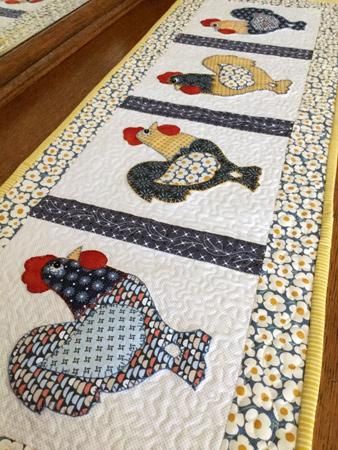 Chicken CLA21112353 Quilted Table Runner