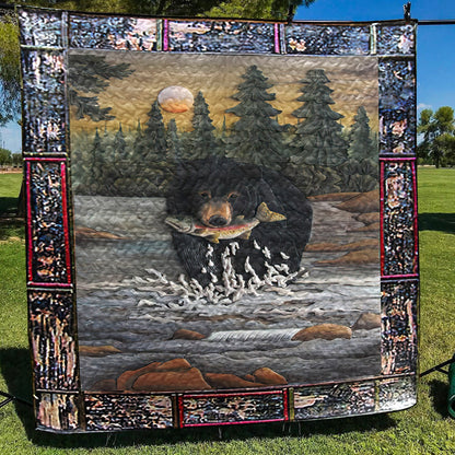 Bear Catching A Fish CLH2511008Q Quilt Blanket