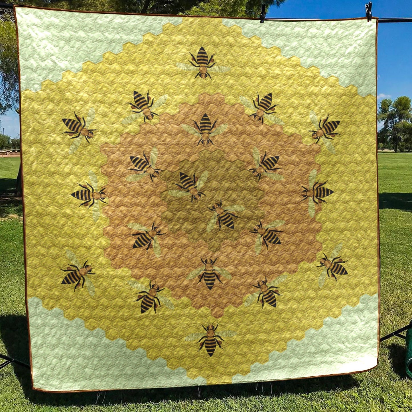 Bee CLA240666 Quilt Blanket